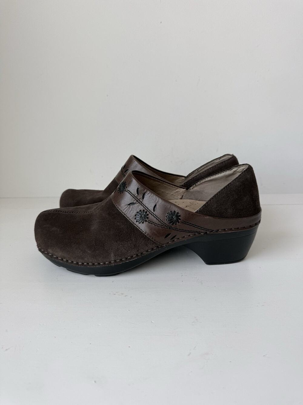 Dansko Professional Brown Suede Clog Women's EU Size 40 Tooled Leather Band